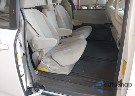 2014 Toyota Sienna Le V6 8 Passenger z USA, uszkodzony, nr VIN 5TDKK3DC6ES508311